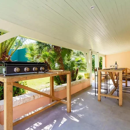 Familiale A Biarritz, Parc Prive, Pelote Basque & Boulodrome Bed & Breakfast 3*