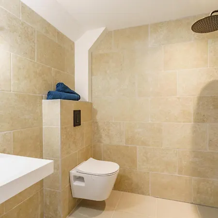 Familiale A Biarritz, Parc Prive, Pelote Basque & Boulodrome Bed & Breakfast 3*