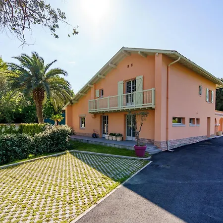 Bed & Breakfast Familiale A Biarritz, Parc Prive, Pelote Basque & Boulodrome Biarritz