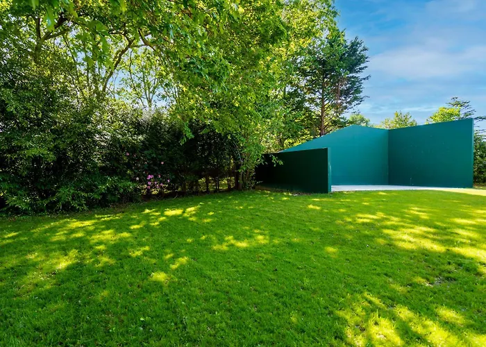 Familiale A Biarritz, Parc Prive, Pelote Basque & Boulodrome Bed & Breakfast