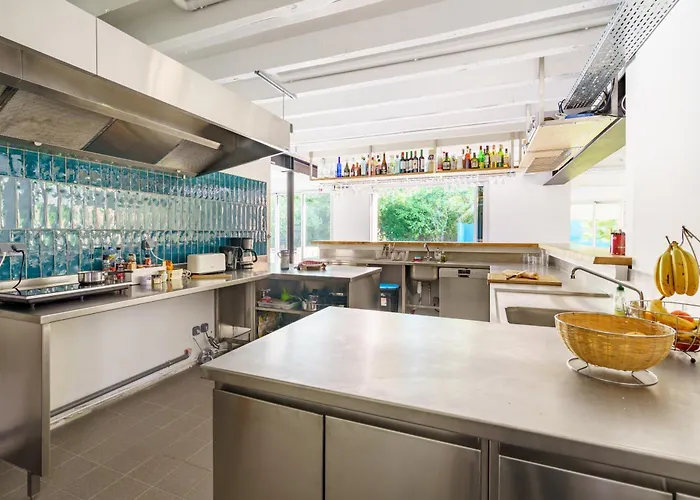 Bed & Breakfast Familiale A Biarritz, Parc Prive, Pelote Basque & Boulodrome Biarritz