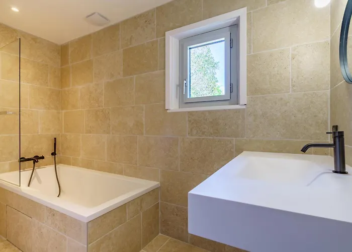 Nocleg ze śniadaniem Familiale A Biarritz, Parc Prive, Pelote Basque & Boulodrome