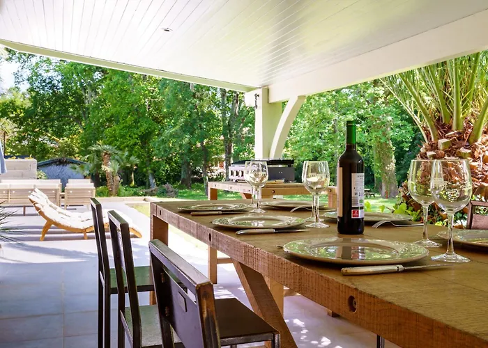 住宿加早餐酒店 Familiale A Biarritz, Parc Prive, Pelote Basque & Boulodrome 4*