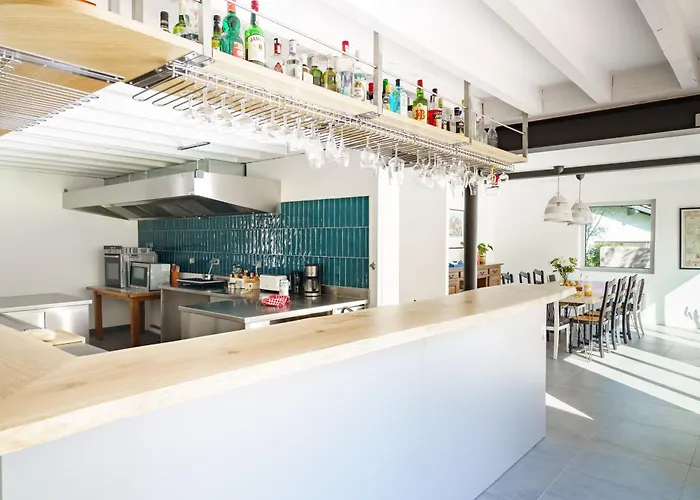 Familiale A Biarritz, Parc Prive, Pelote Basque & Boulodrome 住宿加早餐酒店 比亚里茨