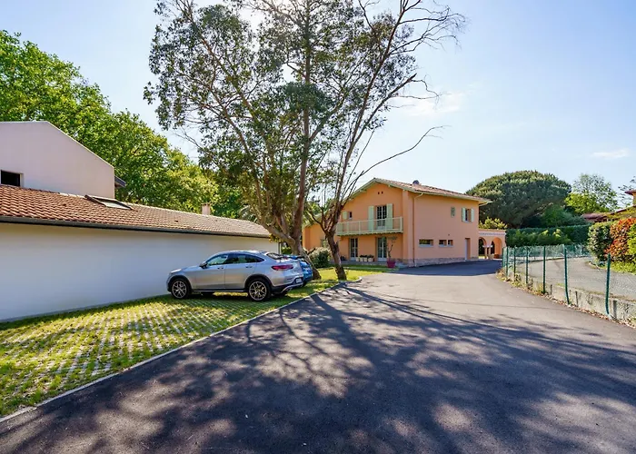 Familiale A Biarritz, Parc Prive, Pelote Basque & Boulodrome