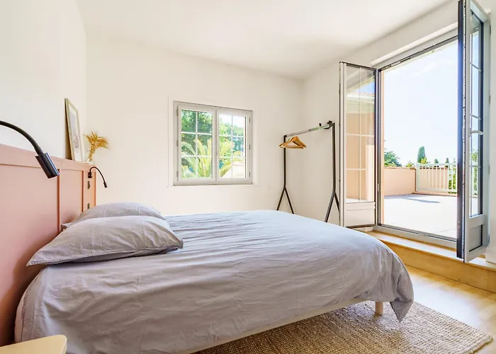 Familiale A Biarritz, Parc Prive, Pelote Basque & Boulodrome 4* 比亚里茨